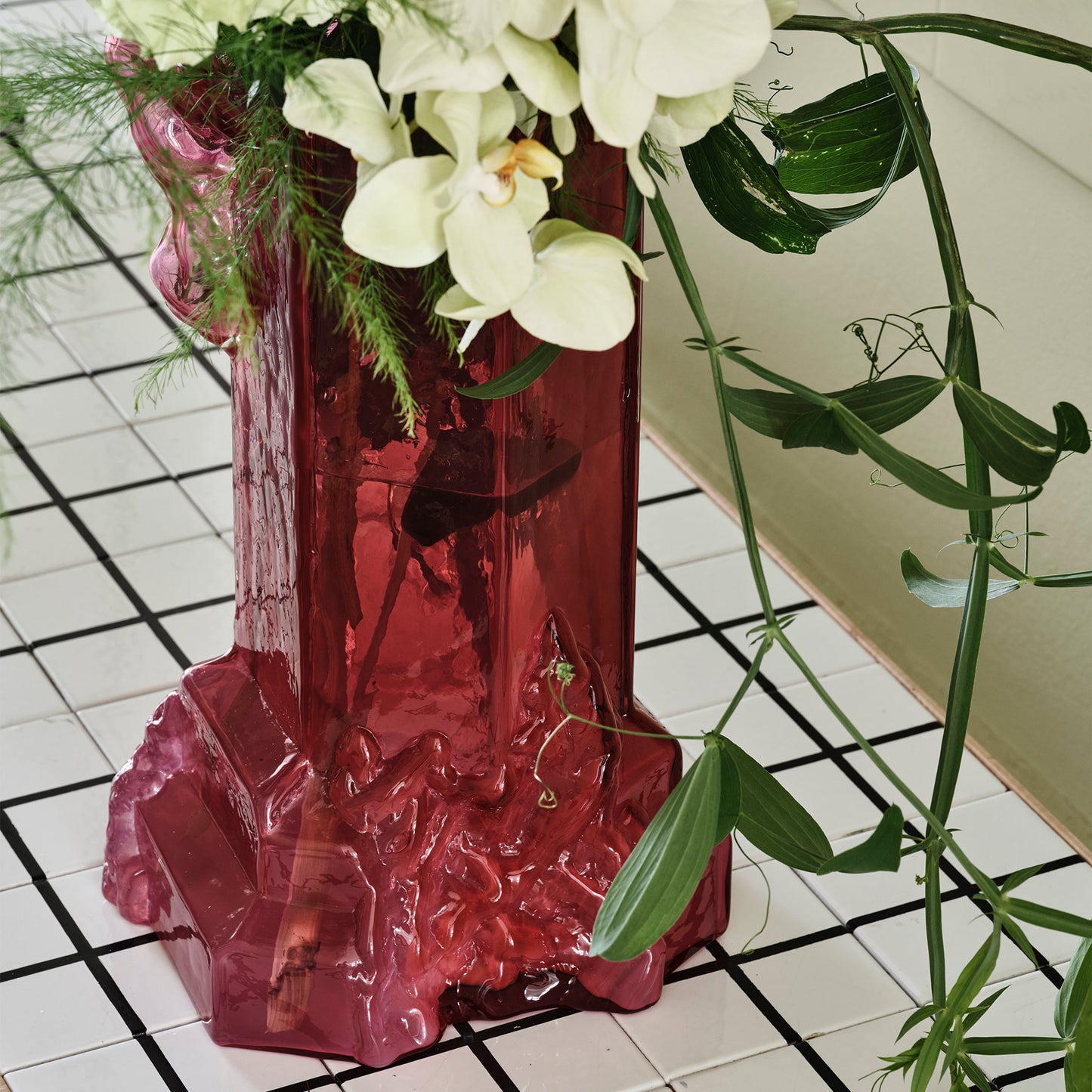 Rocky Baroque Vase Hot Pink