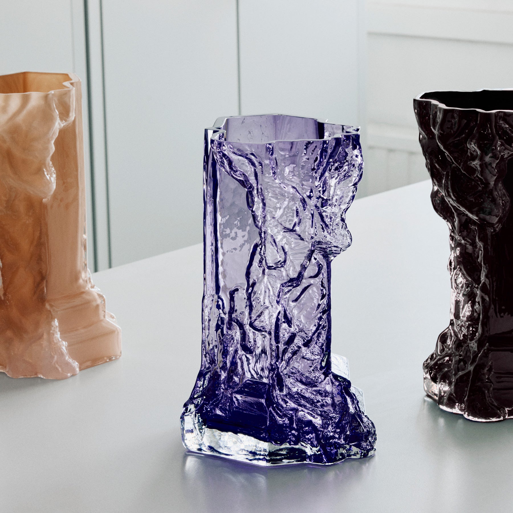 Rocky Baroque Vase Violet Small – Kosta Boda